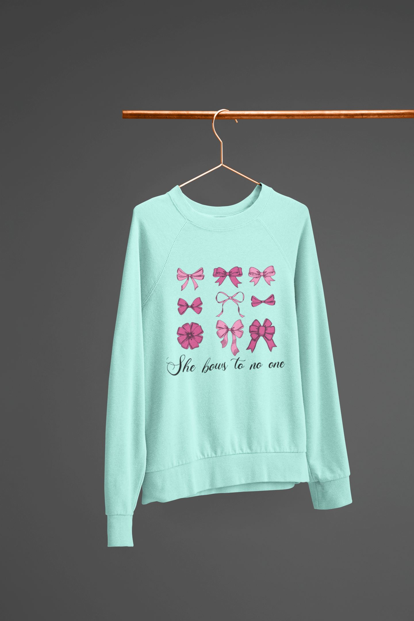 She Bows to no one Women's Sweatshirt