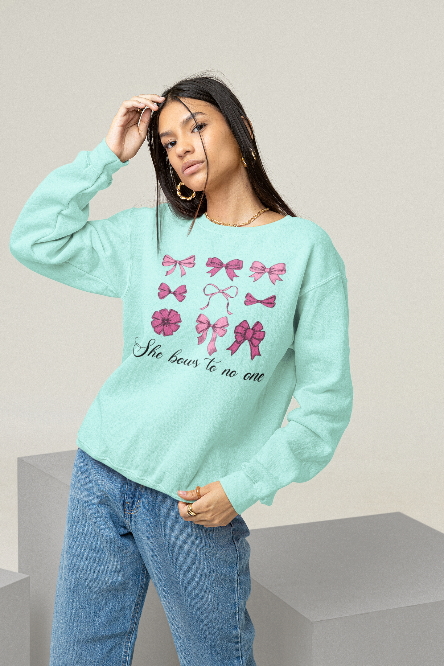 She Bows to no one Women's Sweatshirt