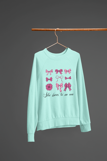 She Bows to no one Women's Sweatshirt