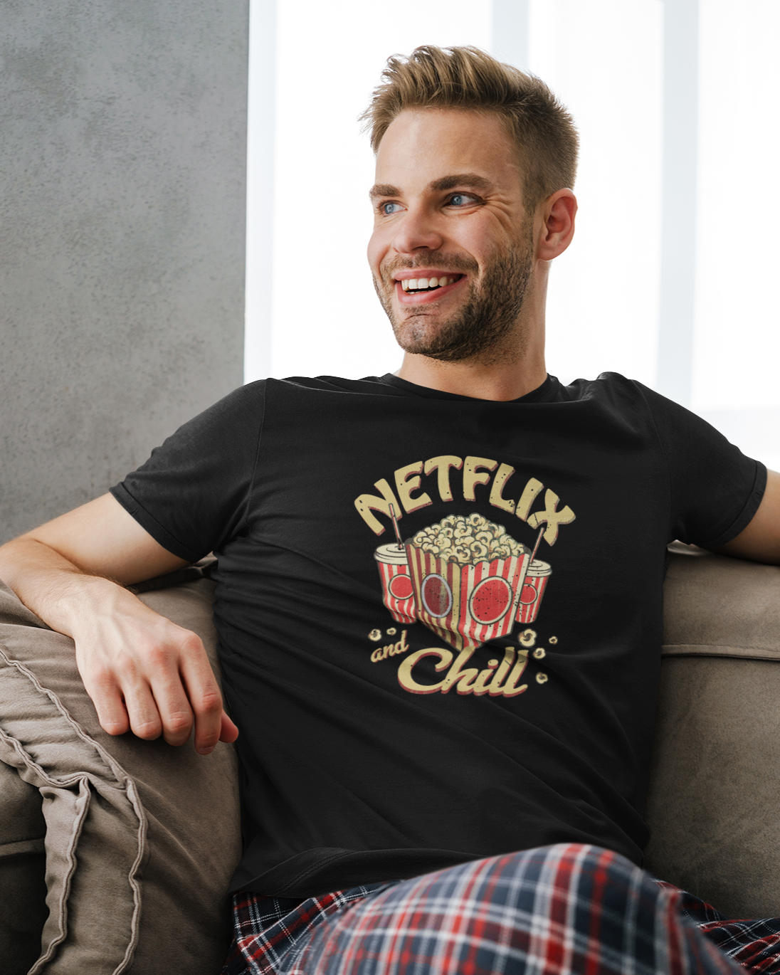 Netflix & Chill Men's T-shirt